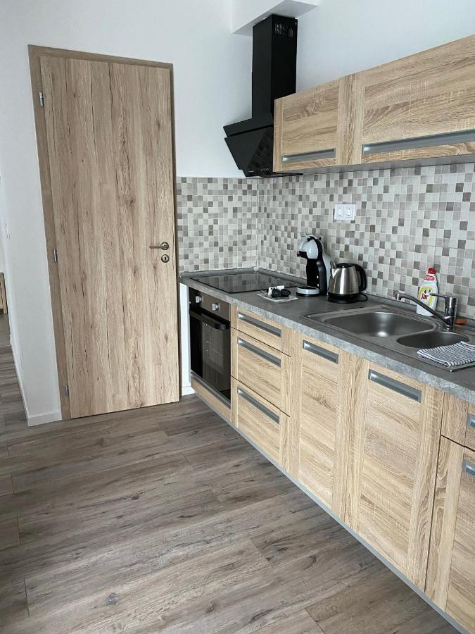 Paskom Apartmanhaz Nyergesujfalu Exteriör bild