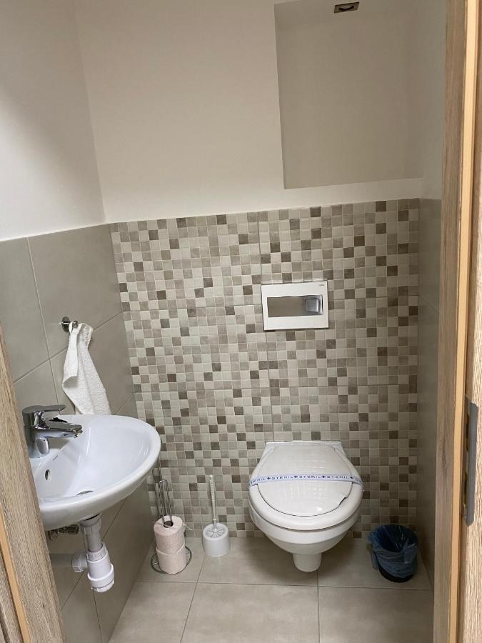 Paskom Apartmanhaz Nyergesujfalu Exteriör bild