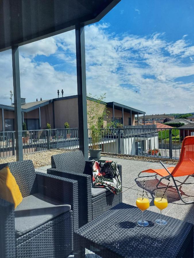 Paskom Apartmanhaz Nyergesujfalu Exteriör bild