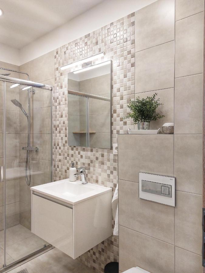 Paskom Apartmanhaz Nyergesujfalu Exteriör bild
